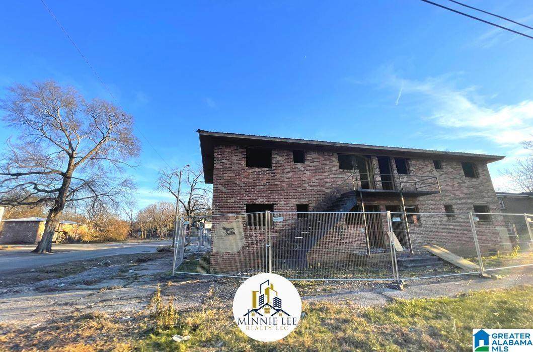 2220 21ST AVENUE - Photo 1