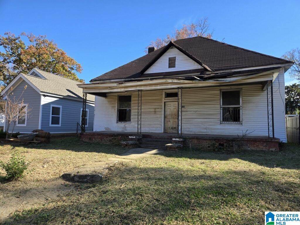 4827 2ND AVENUE - Photo 1