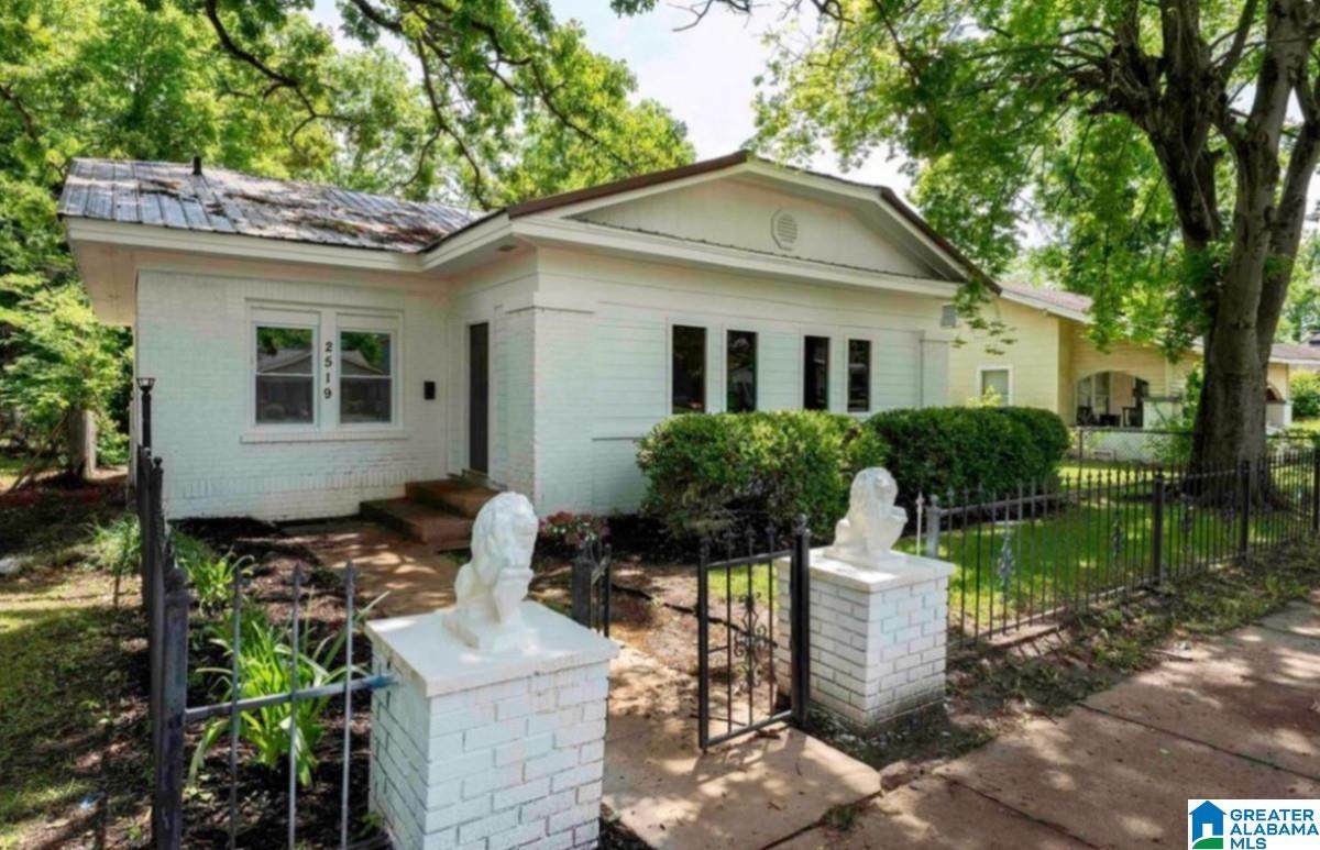 2519 Avenue I - Photo 1