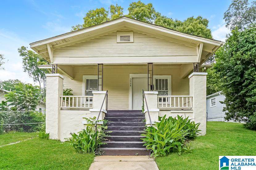 3924 37TH AVENUE - Photo 1