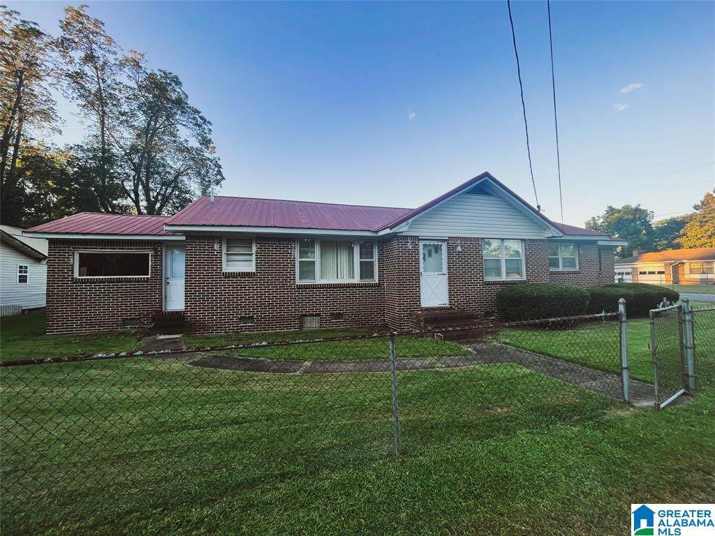 1104 3RD AVENUE - Photo 1