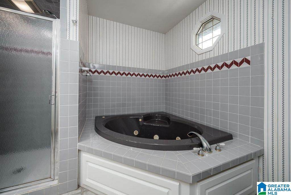 4200 Clairmont Avenue - Photo 1