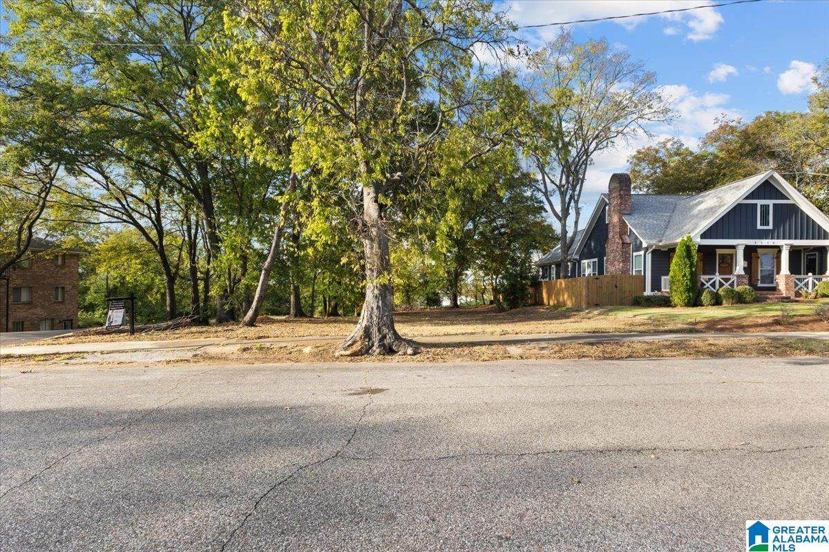 4312 2ND AVENUE - Photo 1