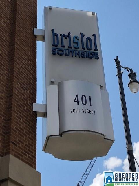 401 20TH ST - Photo 1