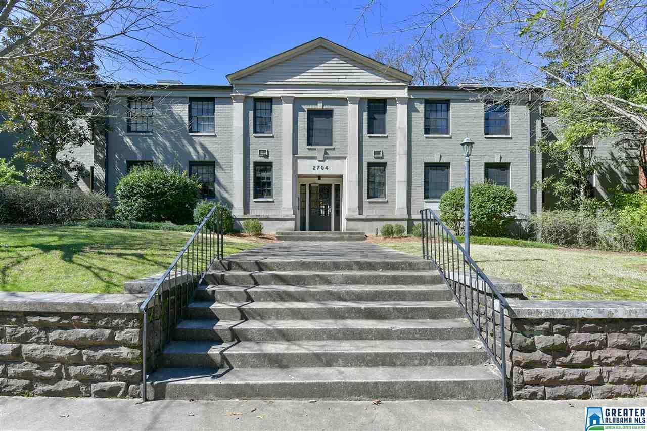 2704 Highland Ave - Photo 1