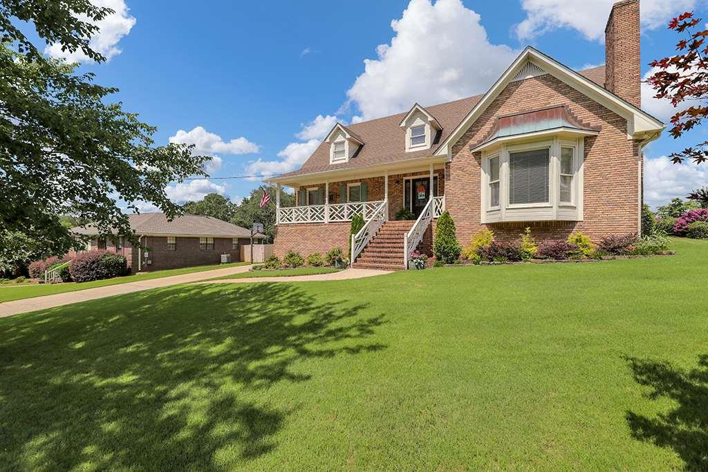 1669 Creely Dr - Photo 1