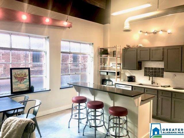 2112 Morris Ave - Photo 1