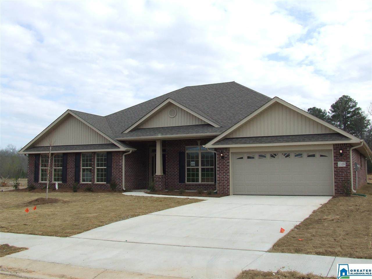301 Union Dr - Photo 1