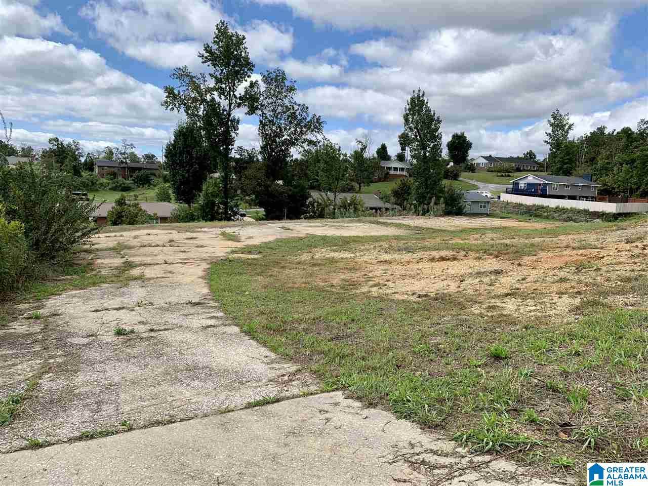 904 5TH AVENUE - Photo 1