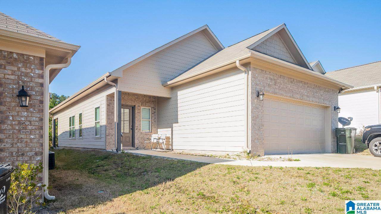 915 Maple Trace - Photo 1