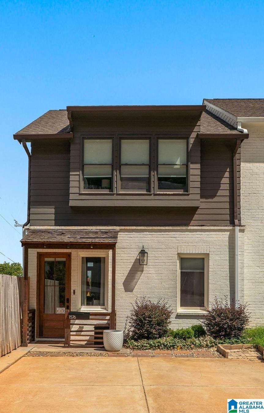 1576 16TH AVENUE - Photo 1