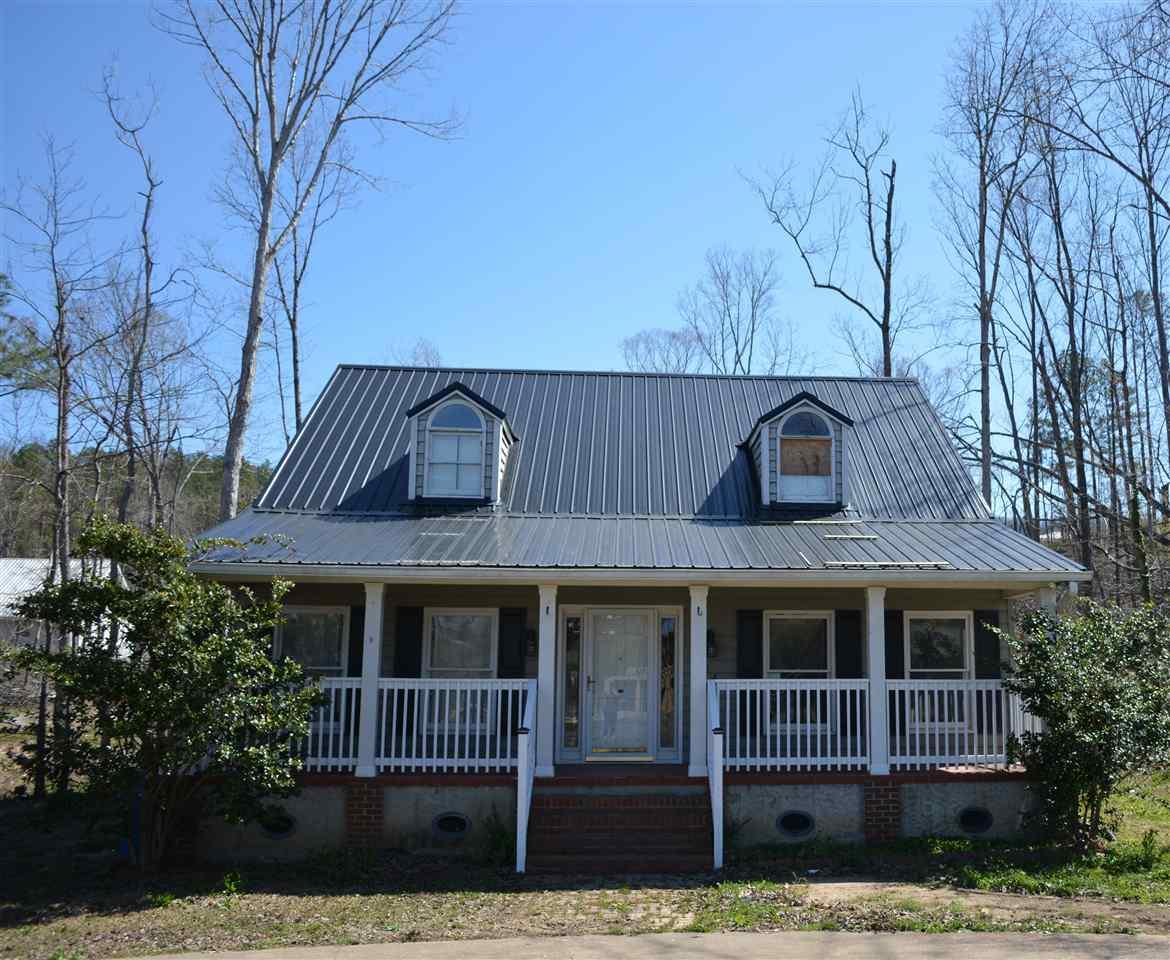 906 9TH AVE - Photo 1