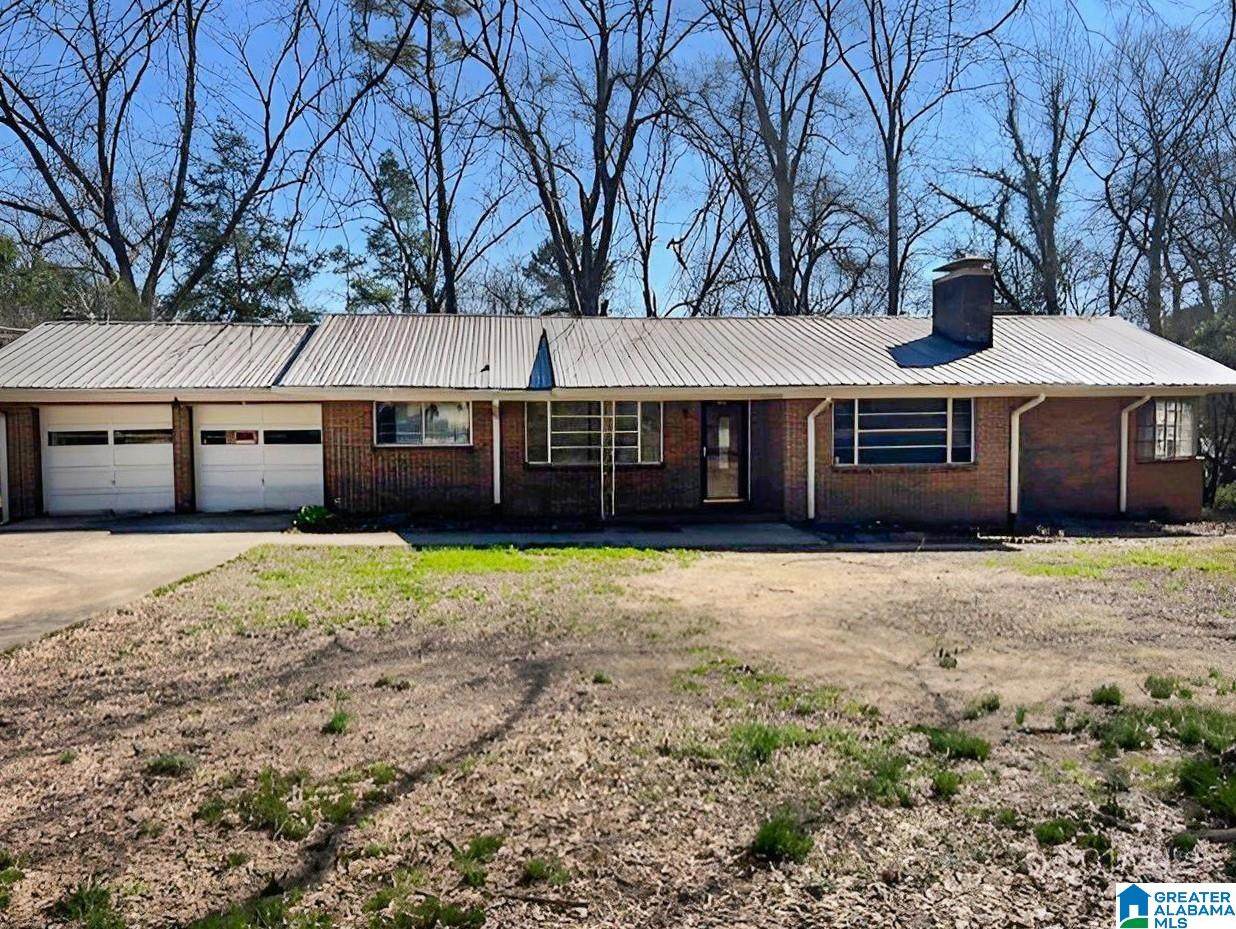 1055 Oak Street - Photo 1