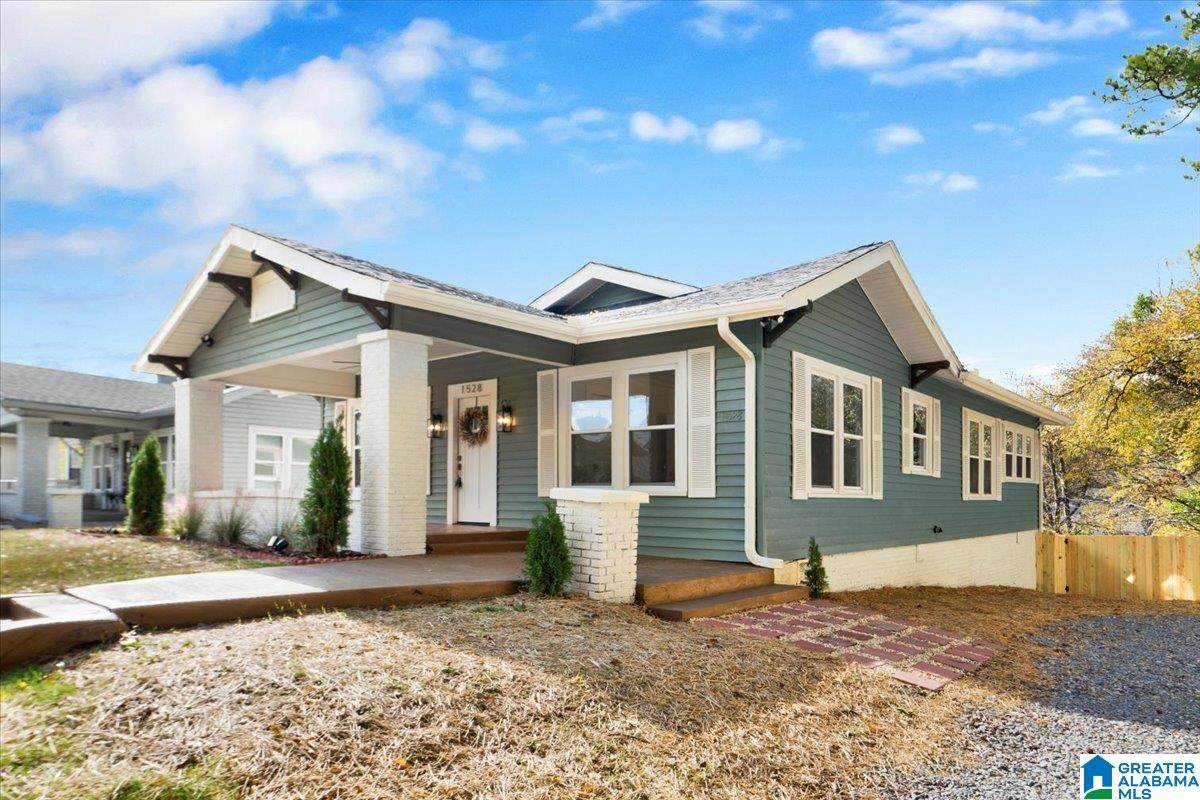 1528 36TH PLACE - Photo 1