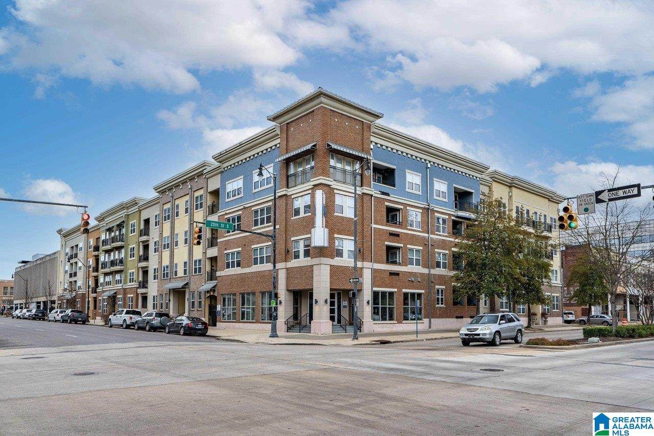 2020 5TH AVENUE - Photo 1