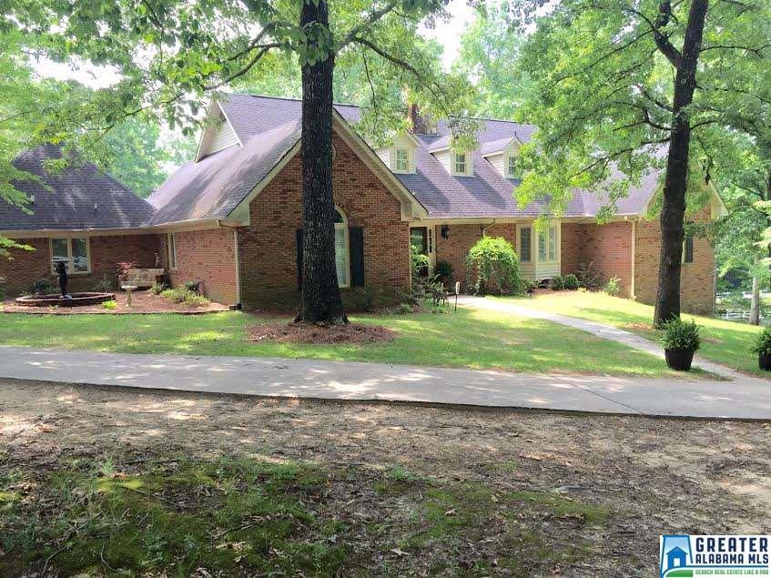 9445 Pineview Rd - Photo 1