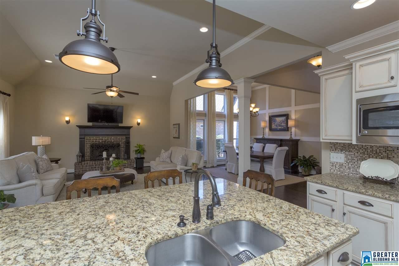 385 Strathaven Dr - Photo 1