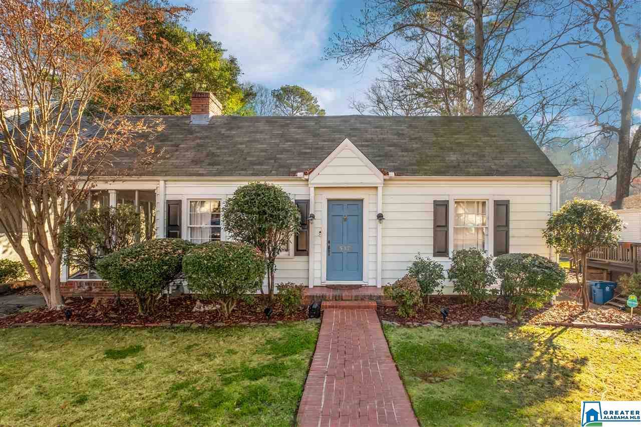 537 Broadway St - Photo 1