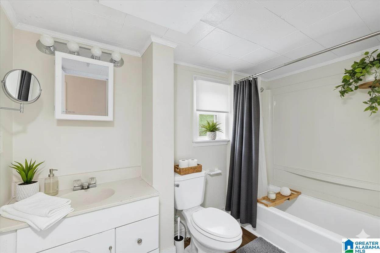 4316 6TH AVENUE - Photo 1