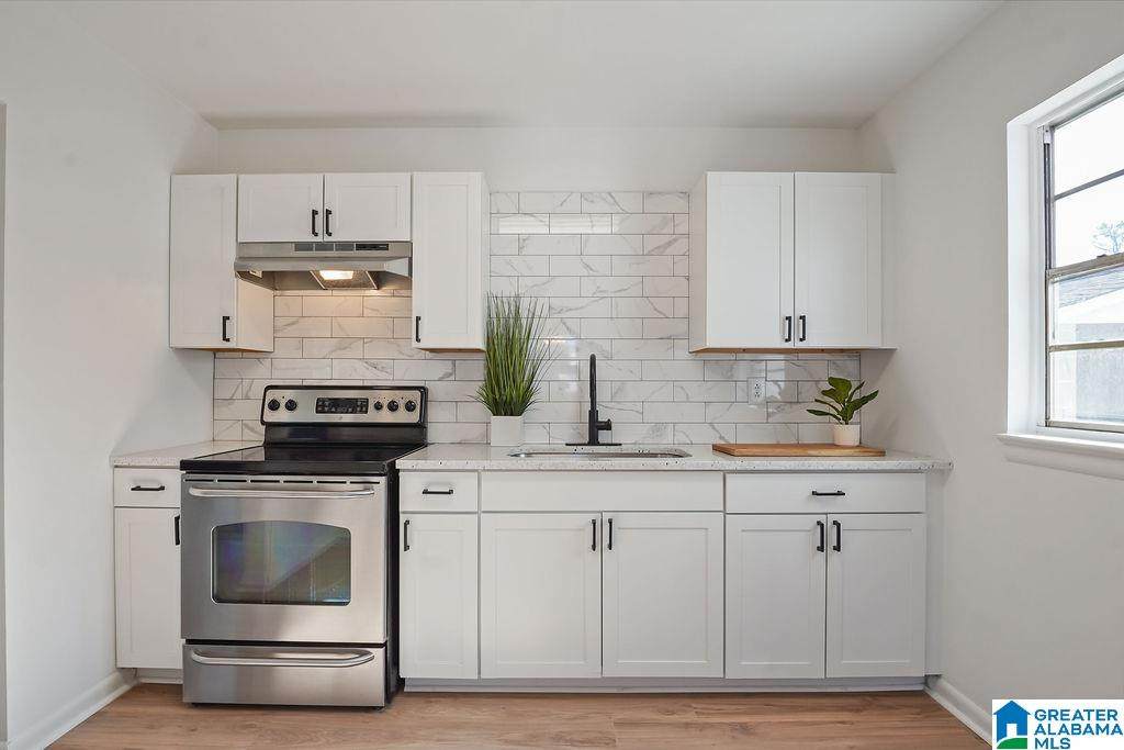 905 Burwell Street - Photo 1