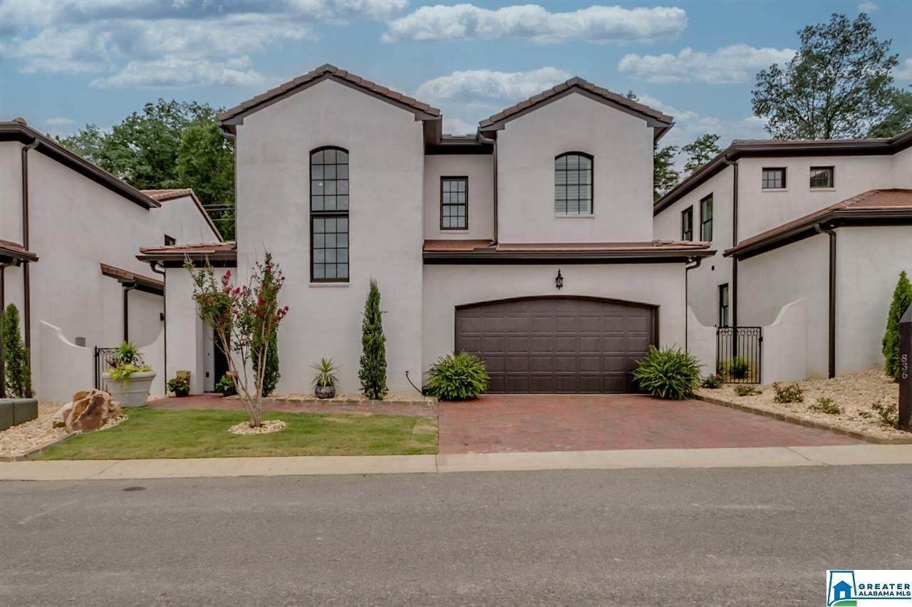 836 Villa Ln - Photo 1
