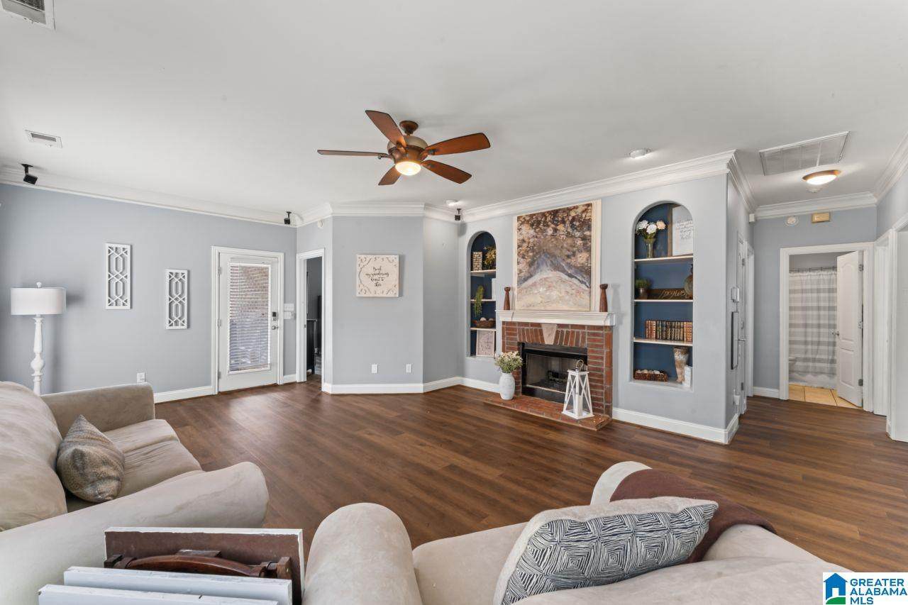 209 Vineyard Lane - Photo 1
