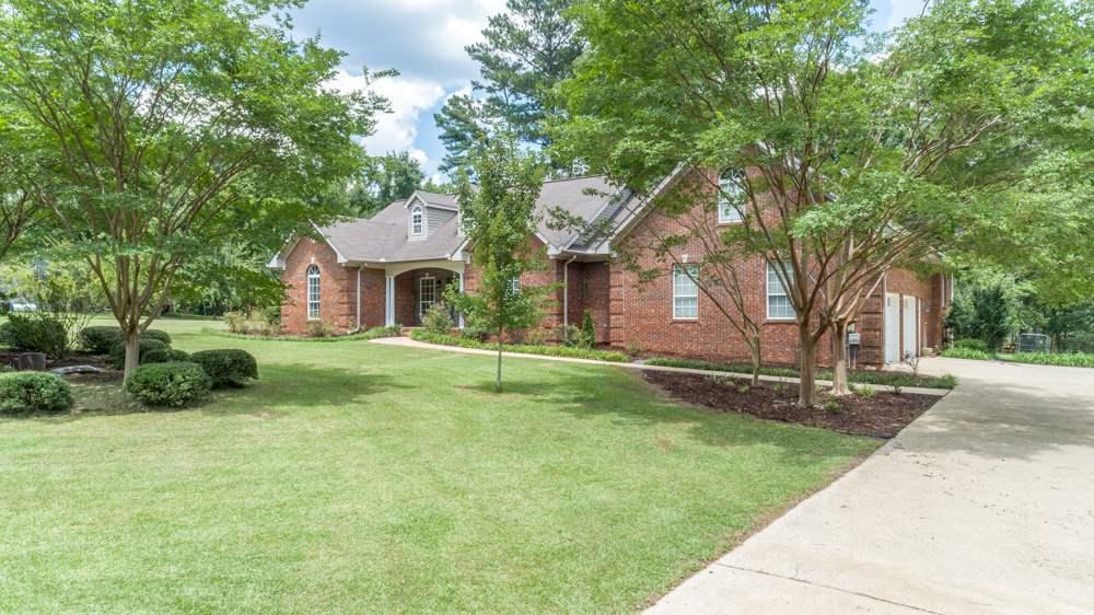 8710 Circle Dr - Photo 1
