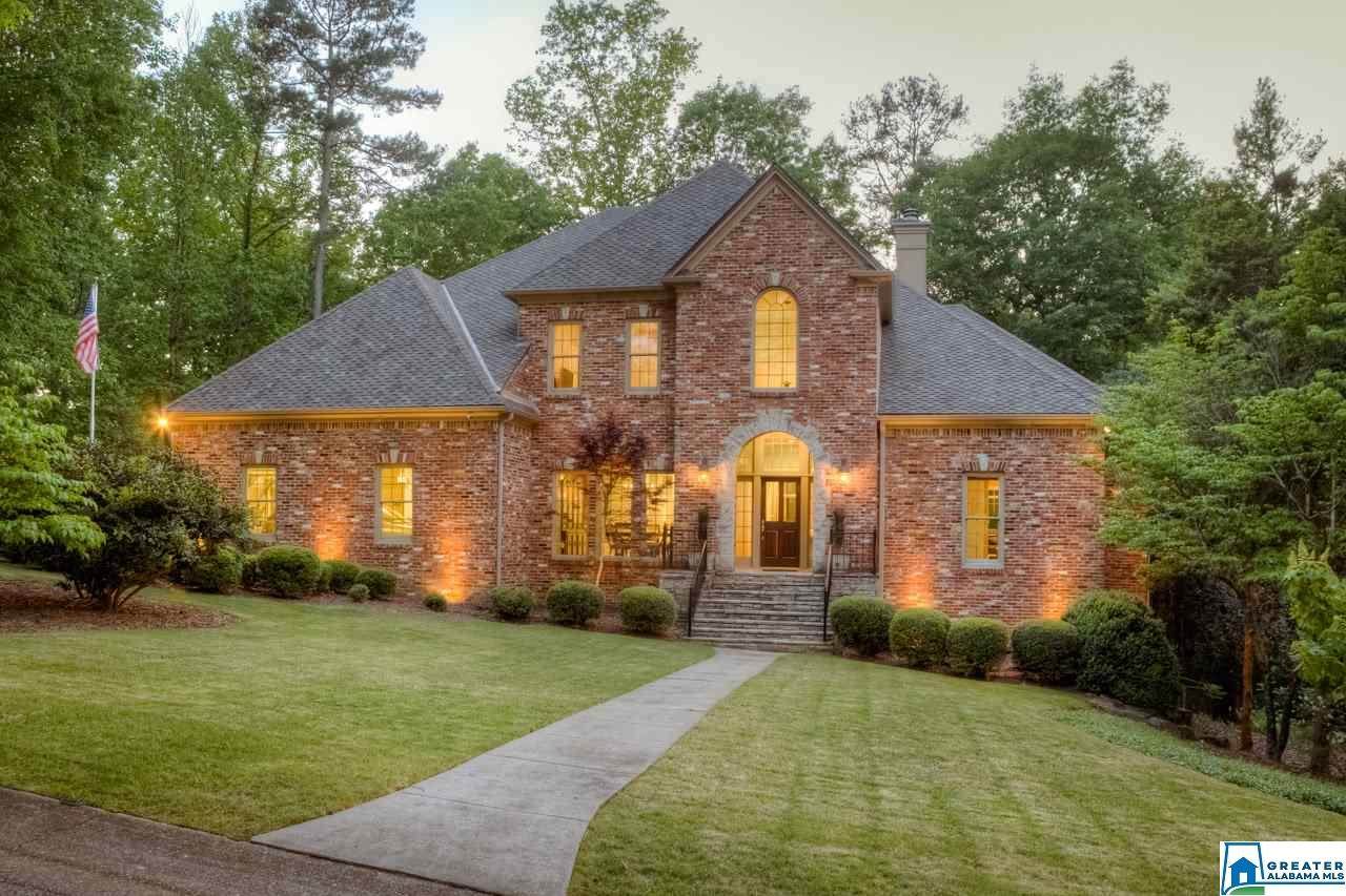 3270 Hillard Dr - Photo 1