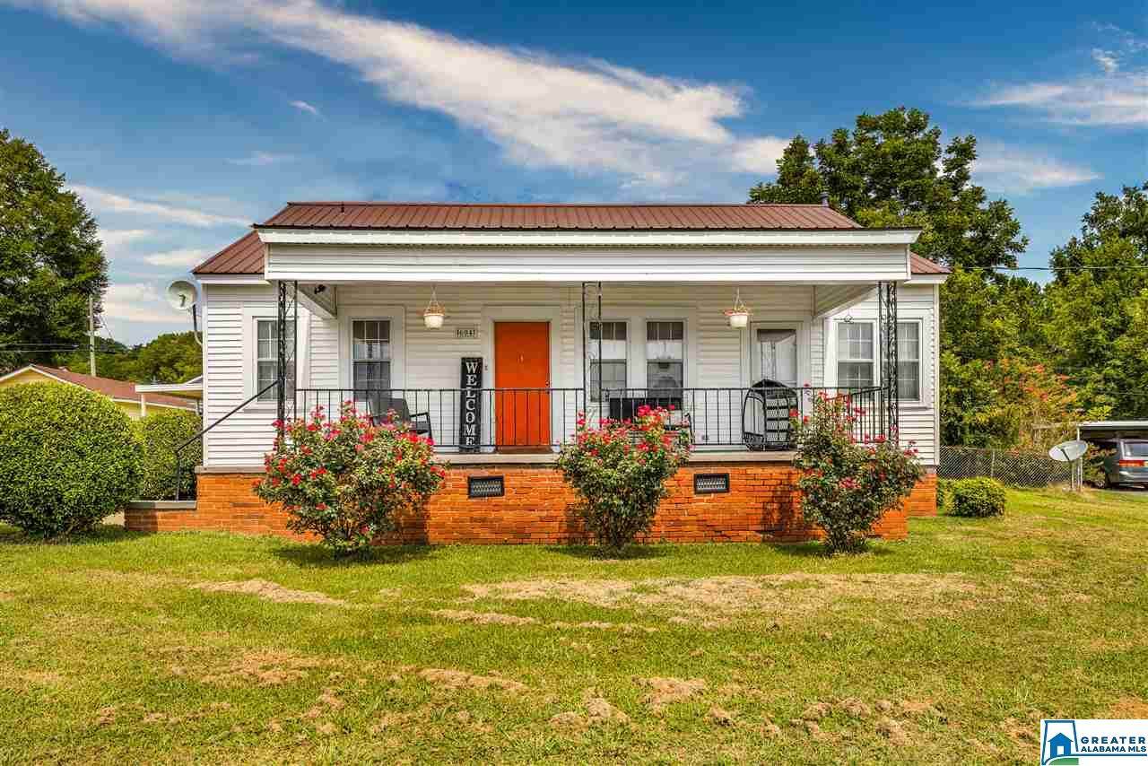 604 4TH AVE - Photo 1