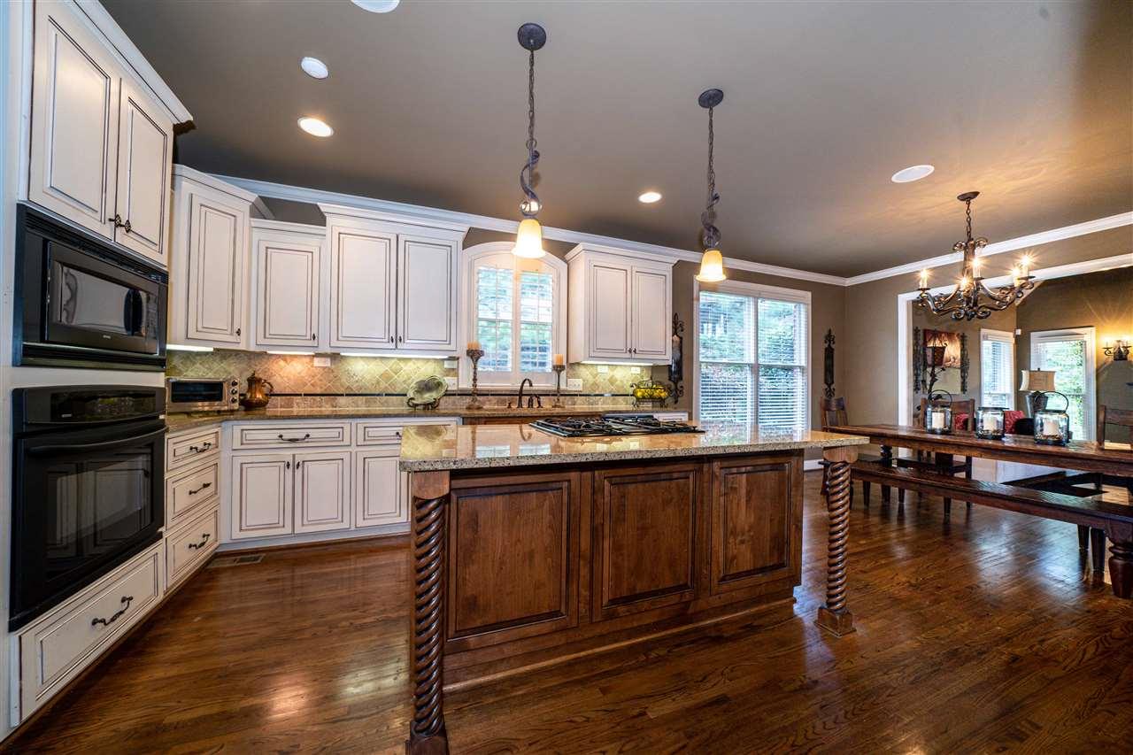 1082 Eagle Hollow Dr - Photo 1