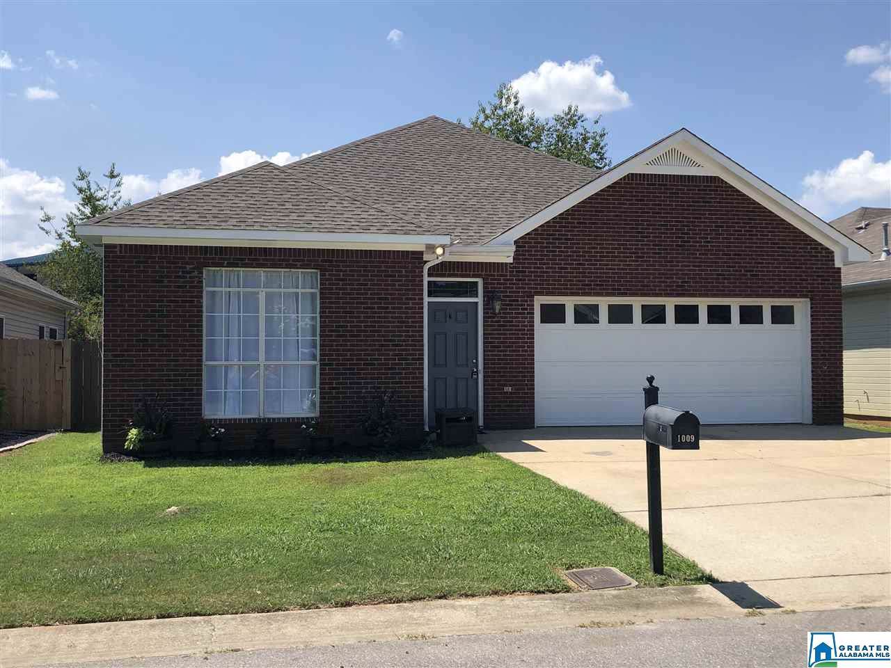 1009 Windsor Pkwy - Photo 1