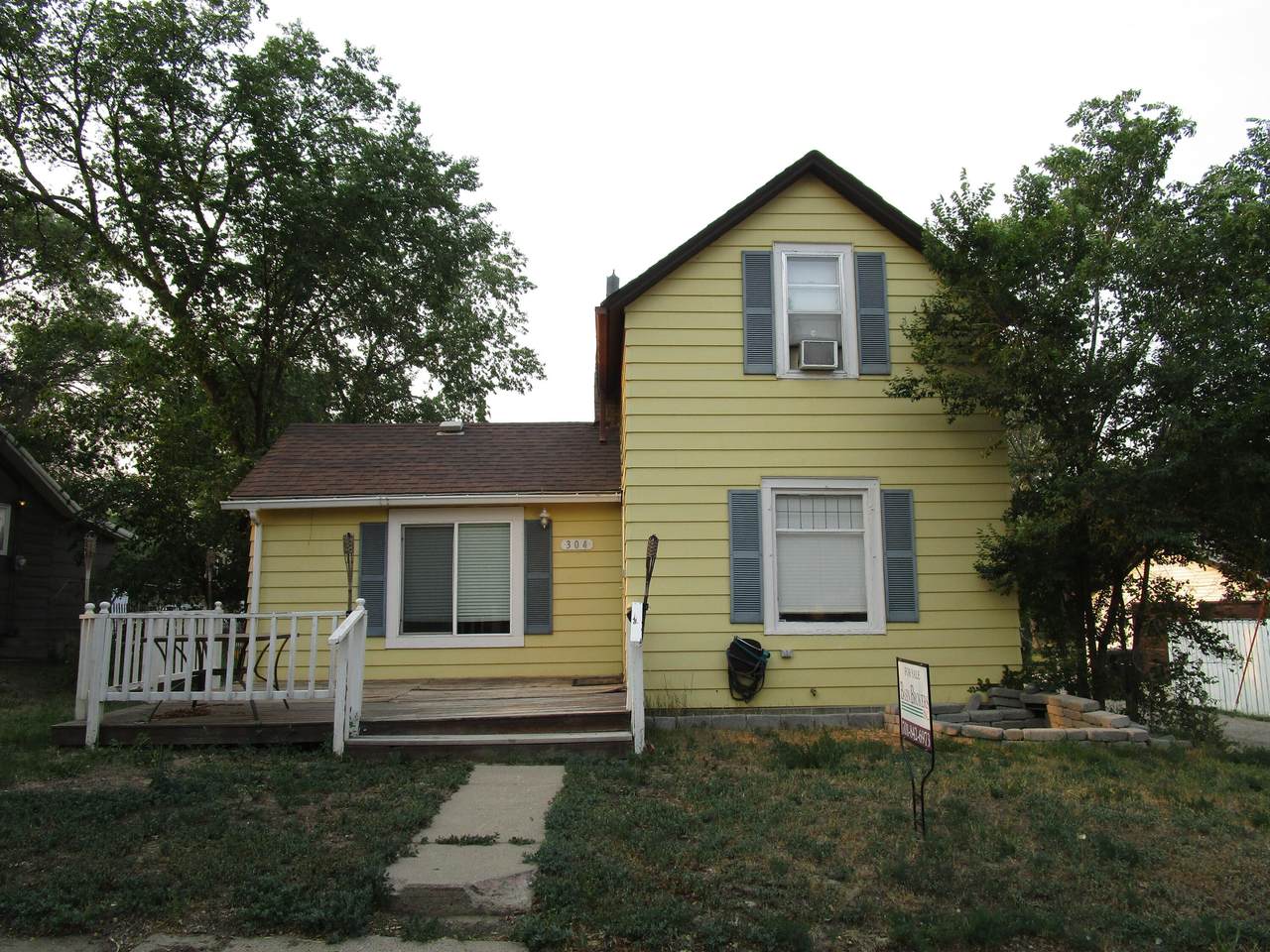 304 2nd Ave Nw - Photo 1