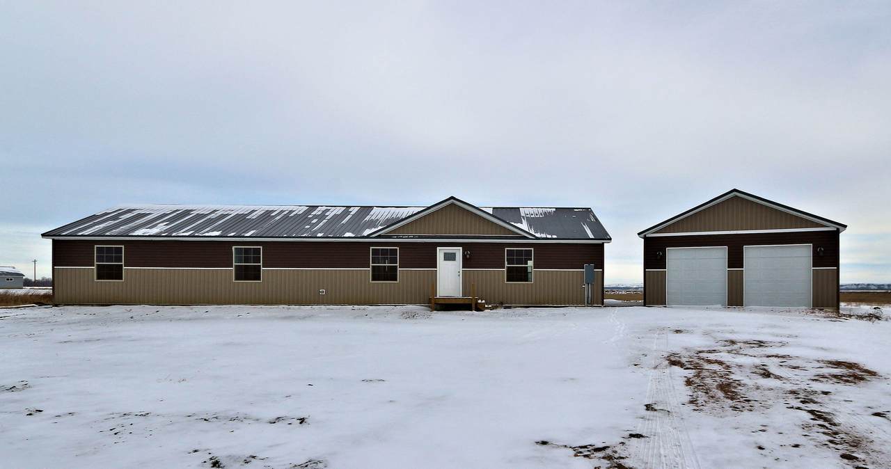 3588 160 J Avenue - Photo 1