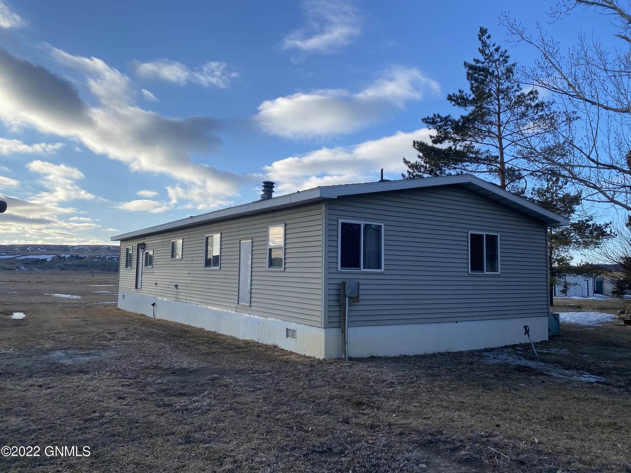 128 Lakeview Drive - Photo 1