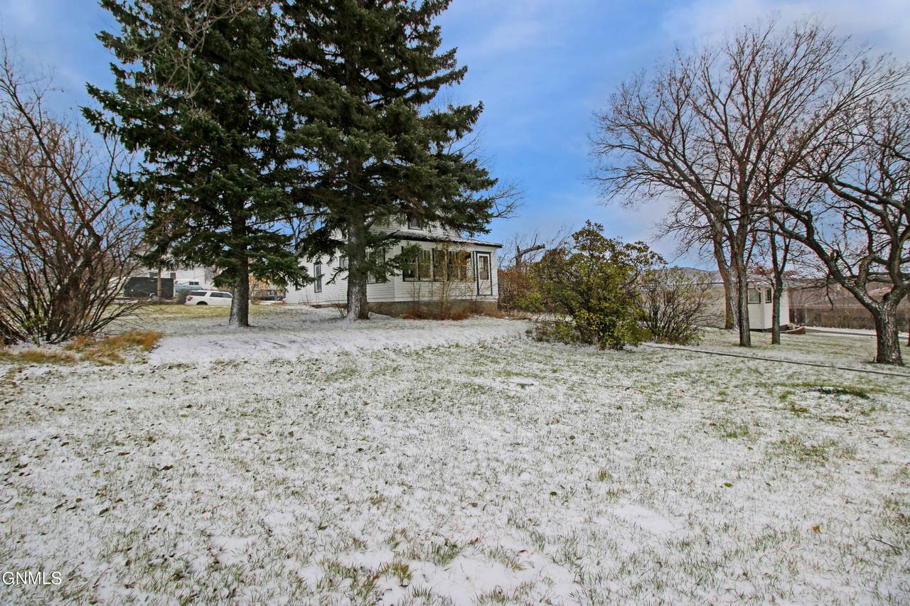 320 1st Ave Nw Avenue - Photo 1