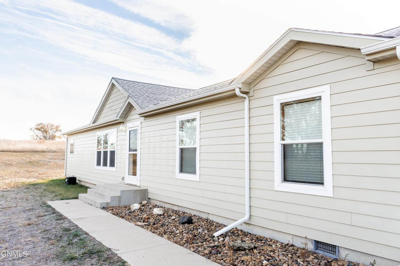 12546 32A Street - Photo 1