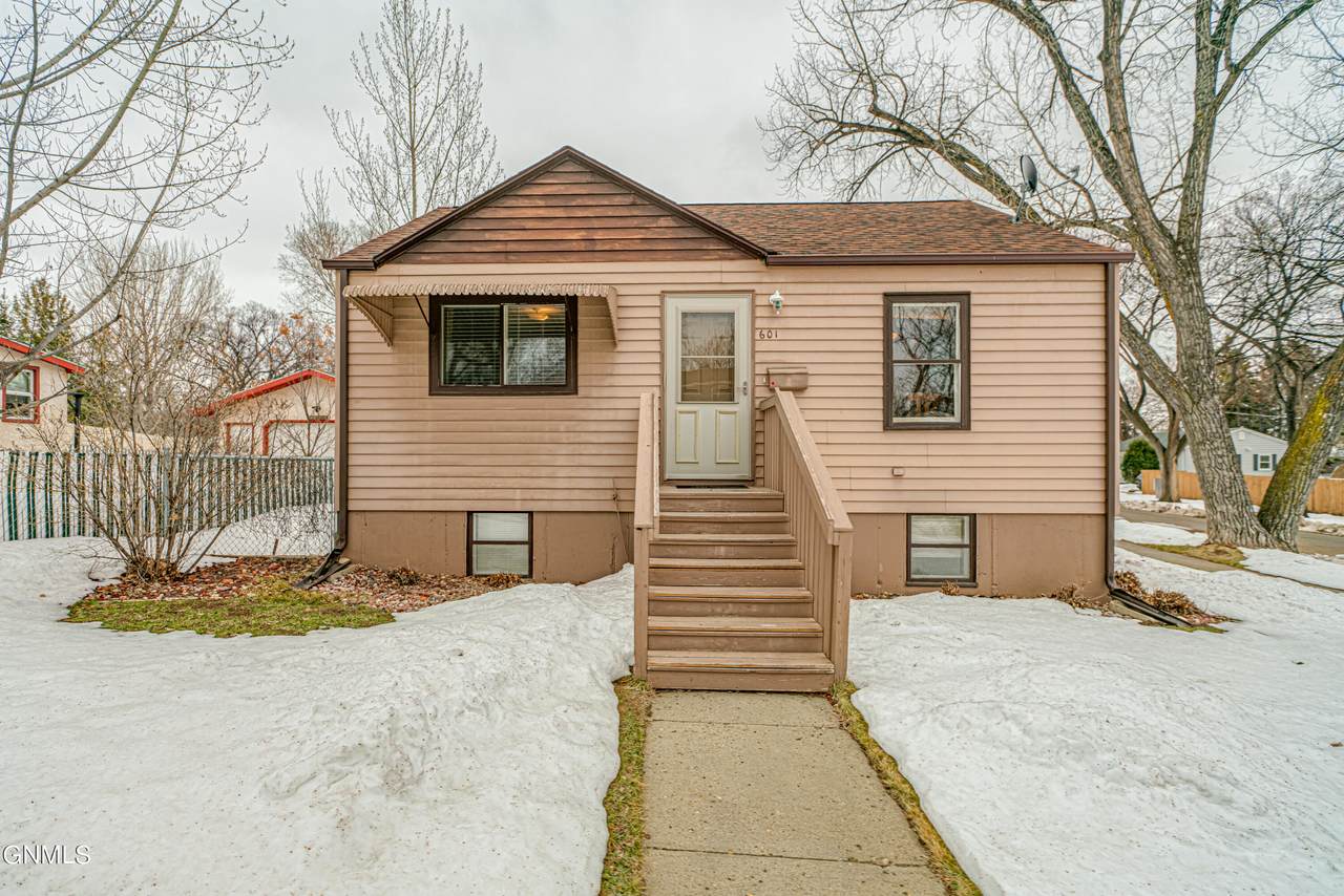 601 17th Street - Photo 1