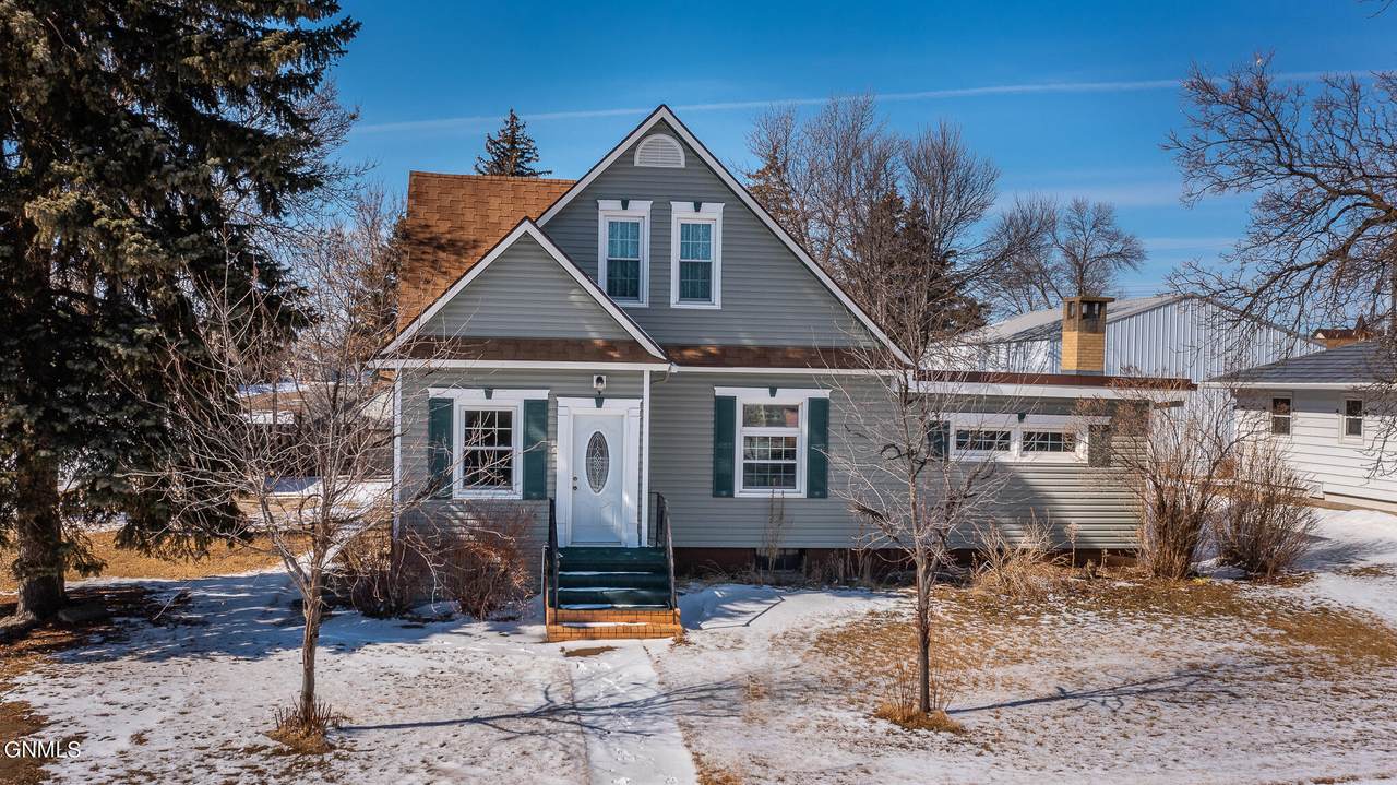 304 B Street - Photo 1