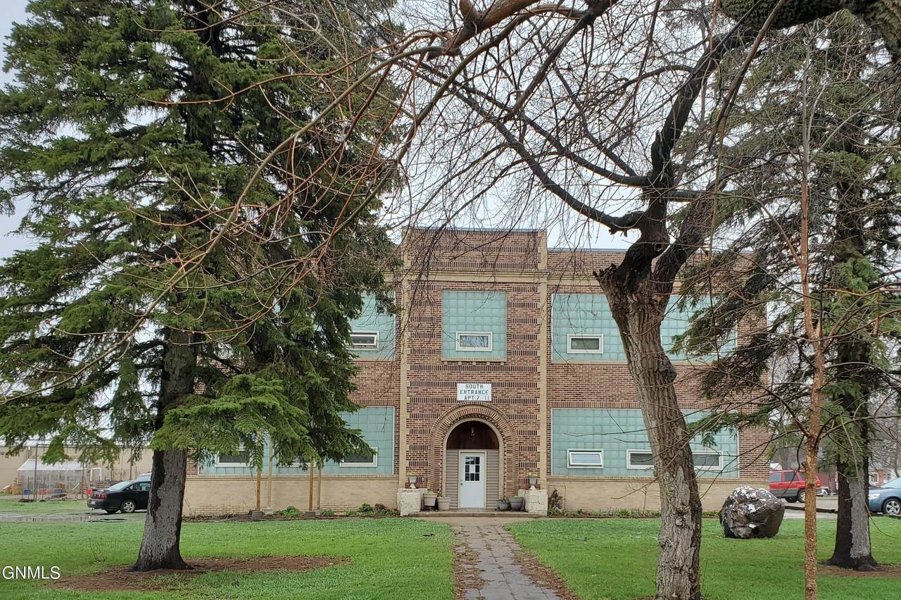 208 Center Street - Photo 1