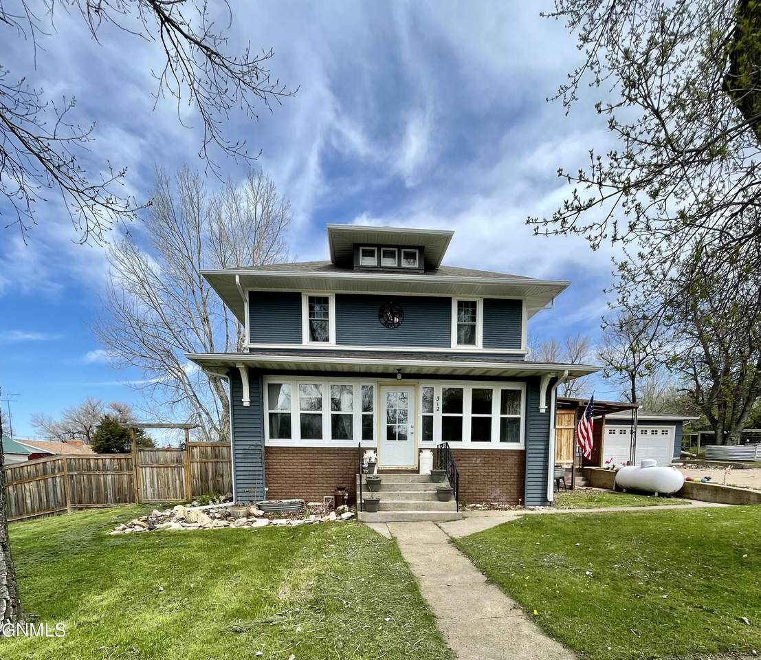 312 1st Street - Photo 1