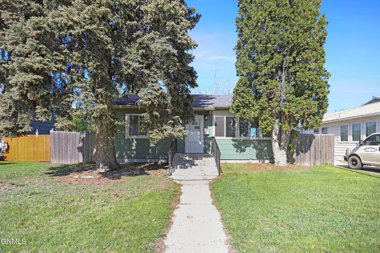 1425 Main Street - Photo 1