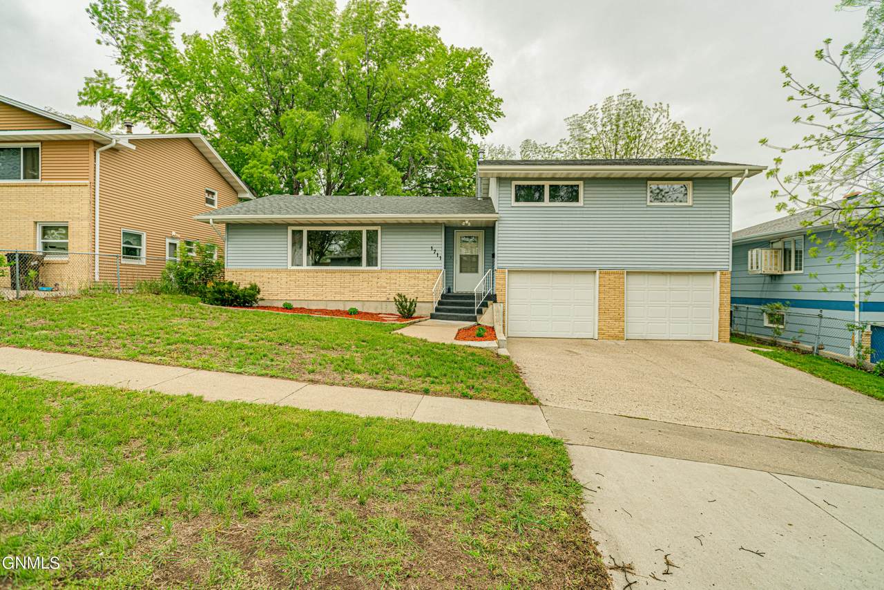 1711 15th Street - Photo 1