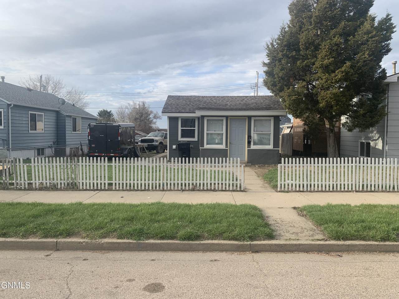 1009 4th Street - Photo 1