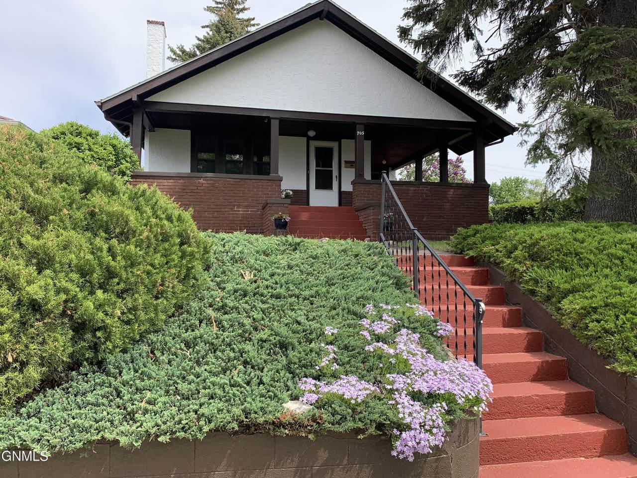705 2nd Avenue - Photo 1