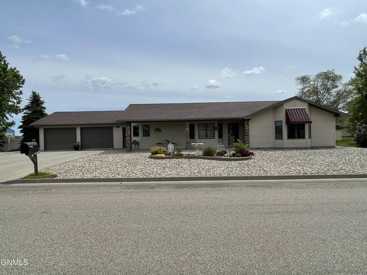270 2nd Avenue - Photo 1