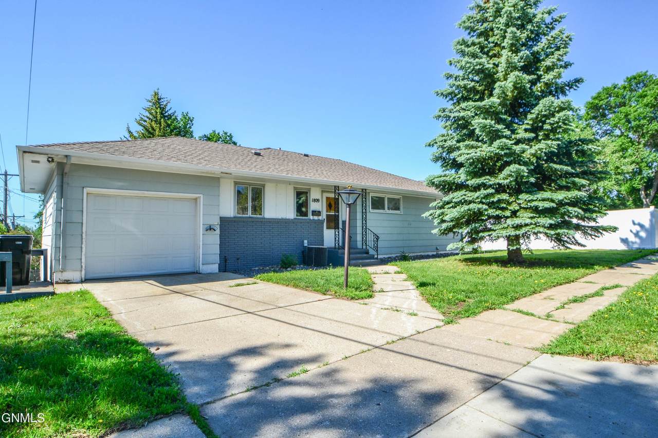 1809 Harmon Avenue - Photo 1