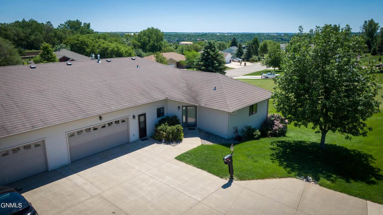 819 9th Street - Photo 1