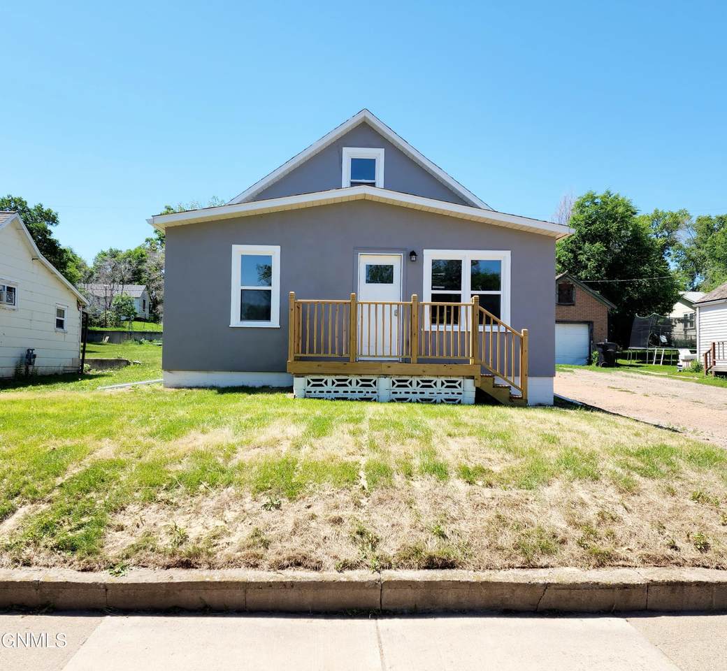 313 3rd Street - Photo 1
