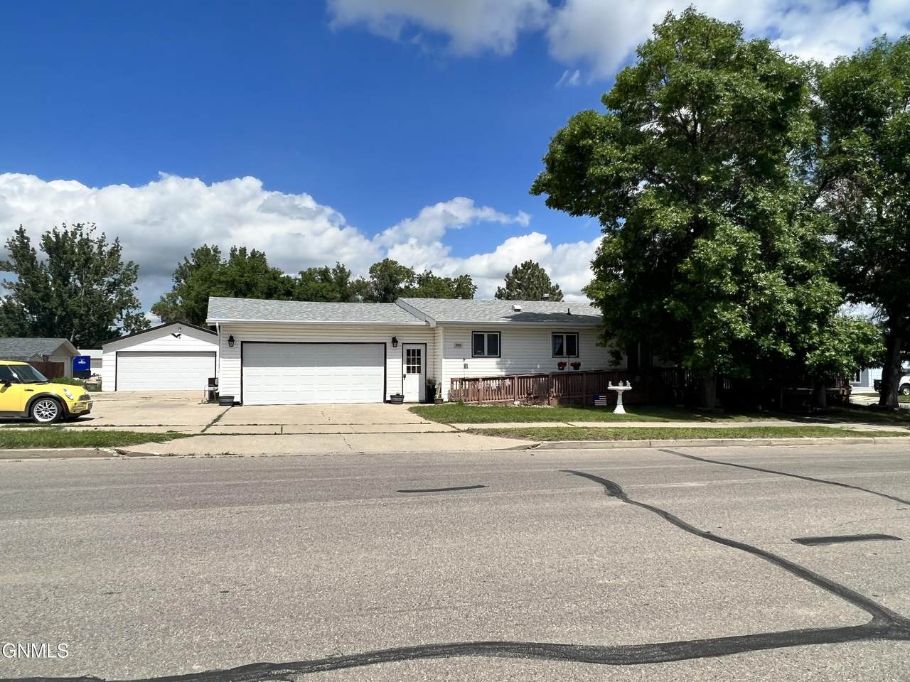 902 Box Elder Street - Photo 1