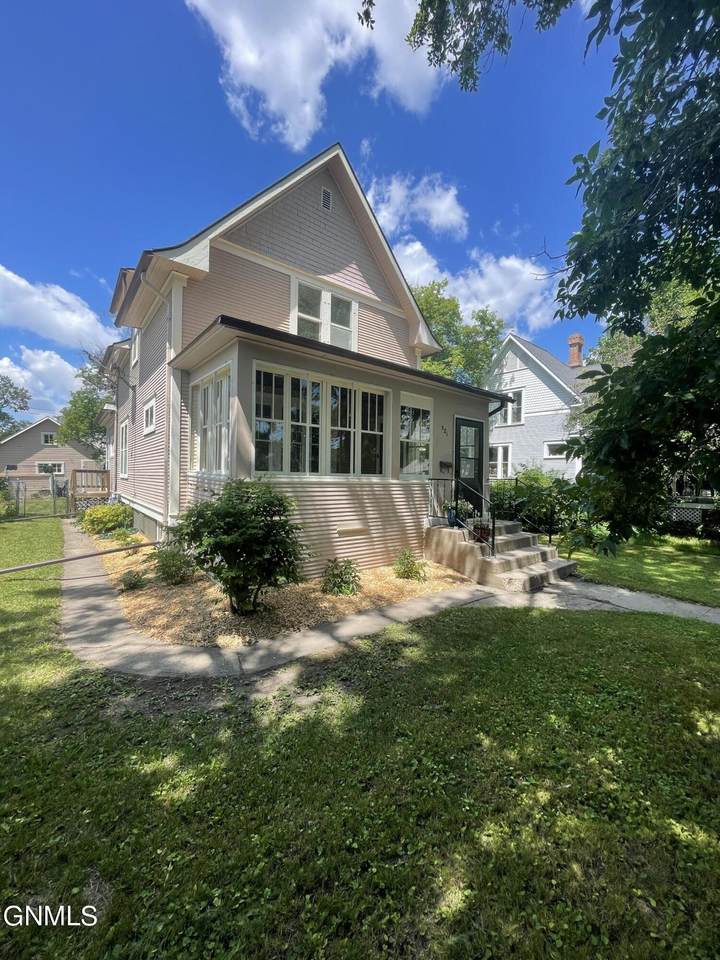 521 2nd Avenue - Photo 1